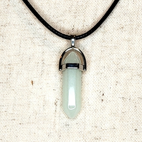 Glow in the Dark Luminous Stone Pendant - Picture 4 of 7